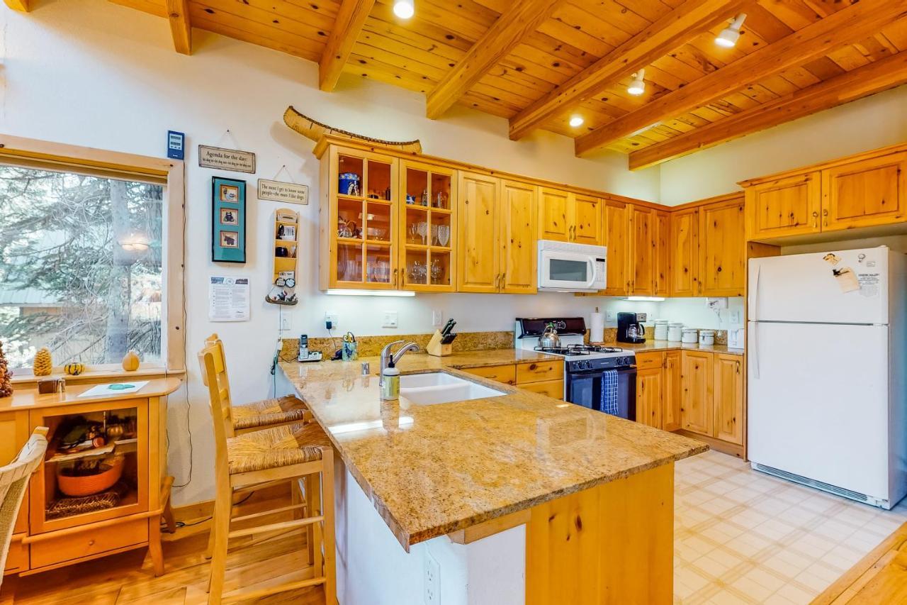 Serene Family Cabin Soda Springs Exterior photo