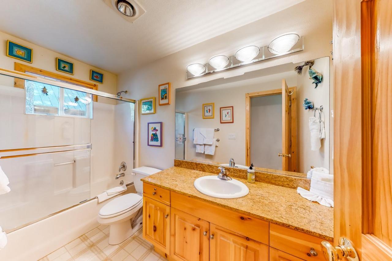 Serene Family Cabin Soda Springs Exterior photo